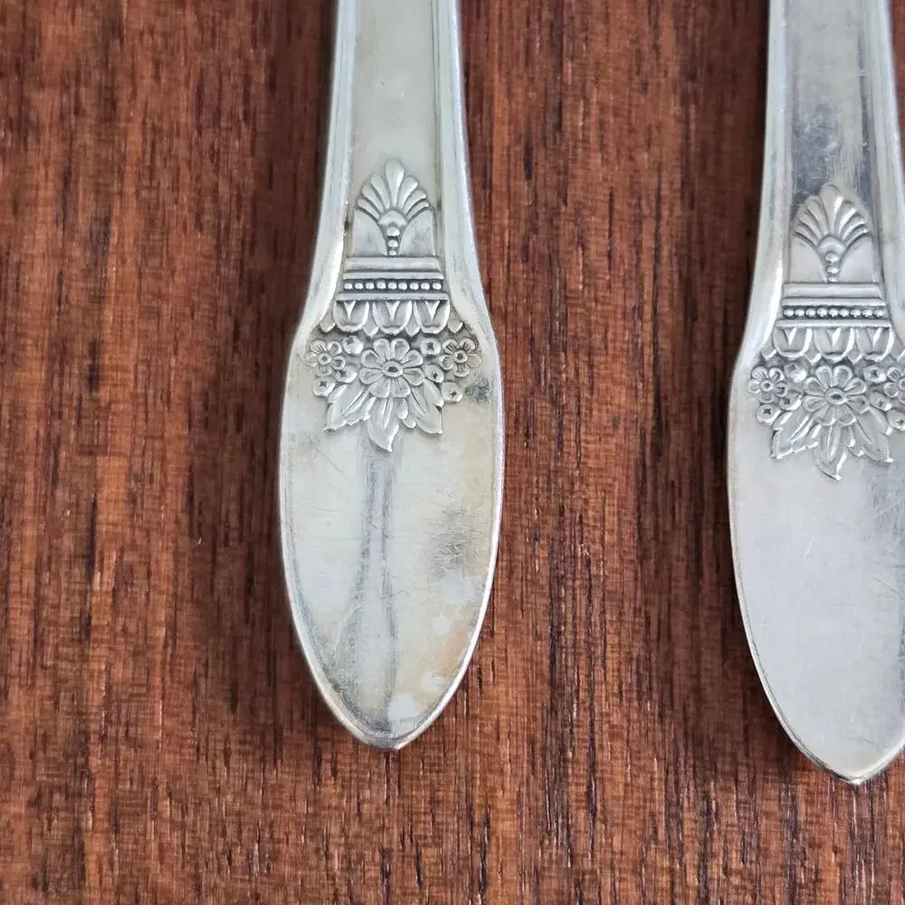 Vintage 1847 Rogers Bros FIRST LOVE 4 Salad Forks Silverplate Art Deco Cottage